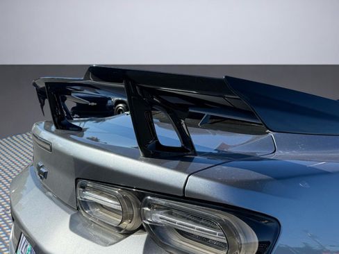 Used 2019 Chevrolet Camaro SS RWD image 8