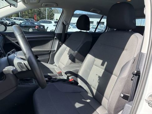 Used 2019 Volkswagen Golf S image 11