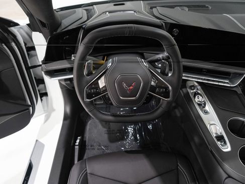 Used 2026 Chevrolet Corvette Stingray Convertible w/ Z51 Performance Package RWD image 11