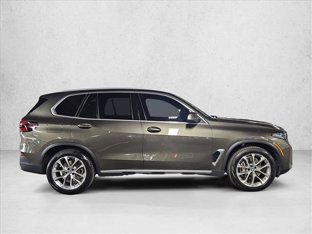 Used 2026 BMW X5 xDrive40i w/ Executive Package AWD/4WD image 4
