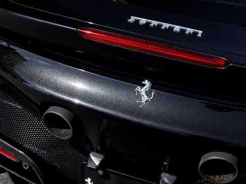 Used 2022 Ferrari SF90 Spider image 12