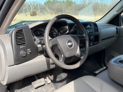 Used 2009 Chevrolet Silverado 2500 W/T RWD image 16