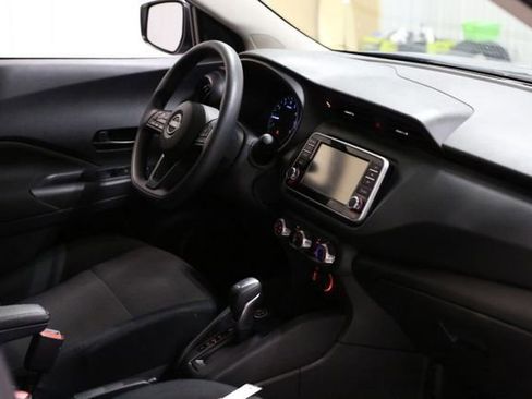 Certified 2025 Nissan Kicks Play S image 27