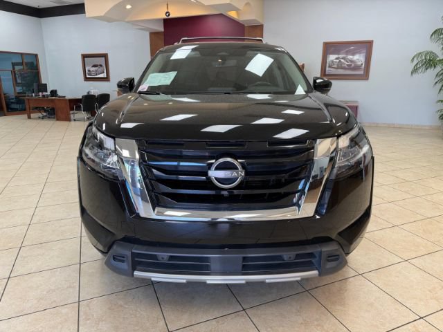 Used 2023 Nissan Pathfinder SL w/ SL Premium Package AWD/4WD image 2