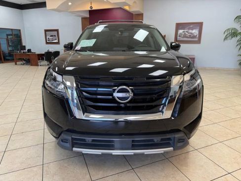 Used 2023 Nissan Pathfinder SL w/ SL Premium Package AWD/4WD image 2