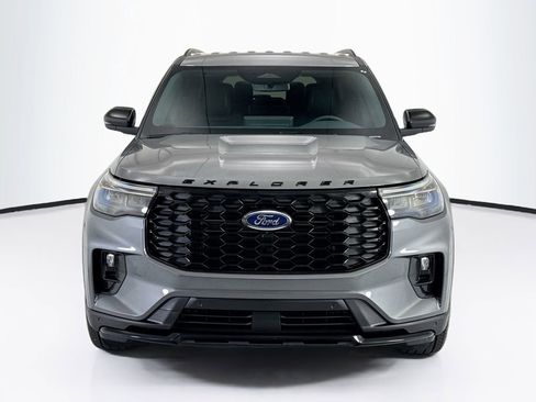 Used 2025 Ford Explorer ST-Line w/ Premium Package RWD image 2