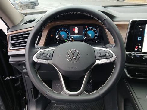 New 2026 Volkswagen Atlas SE FWD image 14