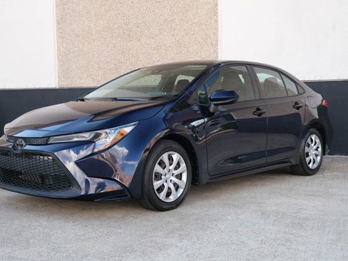 Used 2021 Toyota Corolla LE image 5