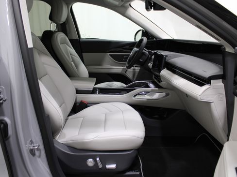 New 2026 Lincoln Nautilus Premier AWD/4WD image 30