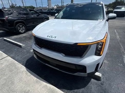 Certified 2025 Kia Sorento EX w/ Panoramic Sunroof Package FWD image 1
