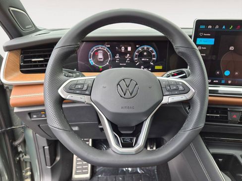 New 2026 Volkswagen Tiguan SEL R-Line AWD/4WD image 30