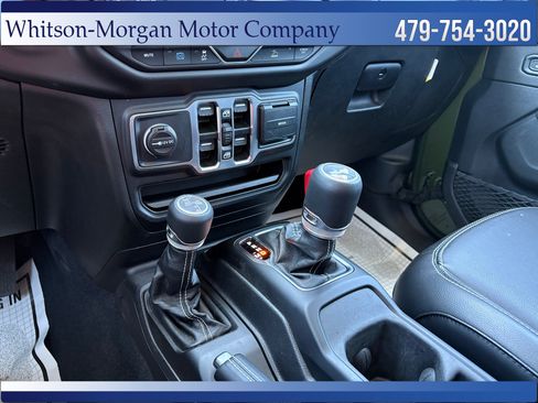 Used 2023 Jeep Wrangler Unlimited Sahara AWD/4WD image 11
