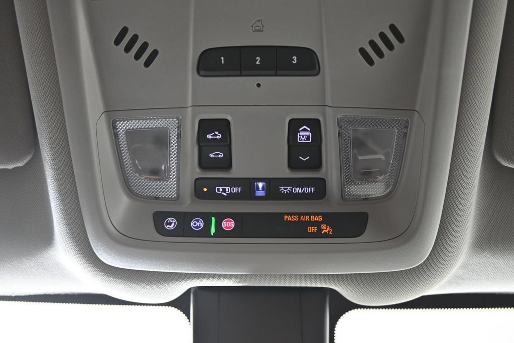 Used 2024 GMC Terrain SLT w/ LPO, Floor Liner Package AWD/4WD image 33