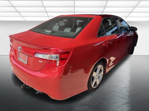 Used 2012 Toyota Camry SE FWD image 2