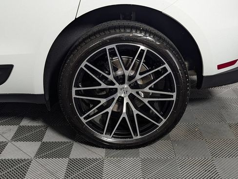 New 2026 Porsche Macan AWD/4WD image 12