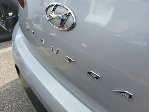Used 2020 Hyundai Elantra Value Edition w/ Cargo Package (C1) FWD image 8