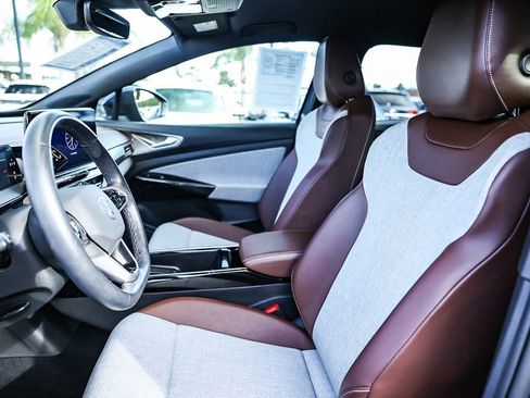 Certified 2023 Volkswagen ID.4 2WD image 23