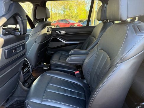 Used 2019 BMW X7 xDrive50i w/ M Sport Package image 12