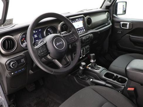 Used 2023 Jeep Wrangler Unlimited w/ Cold Weather Group image 16