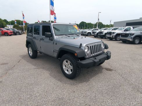 Used 2016 Jeep Wrangler Unlimited Sport w/ Quick Order Package 24S AWD/4WD image 2