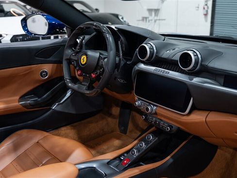 Used 2020 Ferrari Portofino RWD image 54