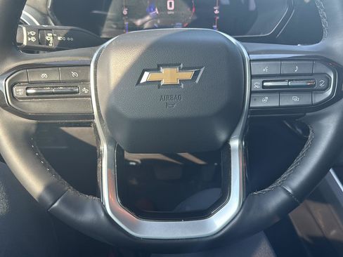 Used 2023 Chevrolet Colorado LT w/ LT Convenience Package III AWD/4WD image 12
