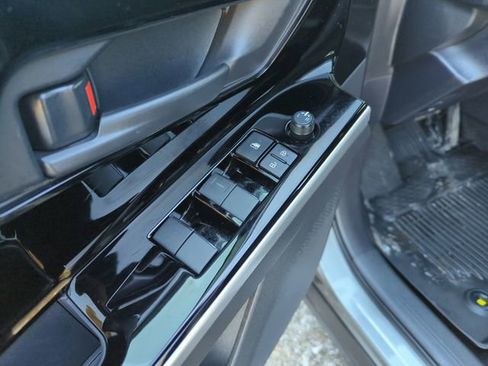 Used 2025 Subaru Solterra Premium image 16