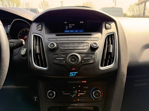 Used 2017 Ford Focus ST image 19