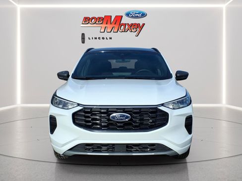 Used 2023 Ford Escape ST-Line w/ Tech Pack #1 AWD/4WD image 2