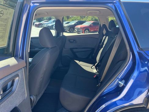 Used 2023 Nissan Rogue S FWD image 12