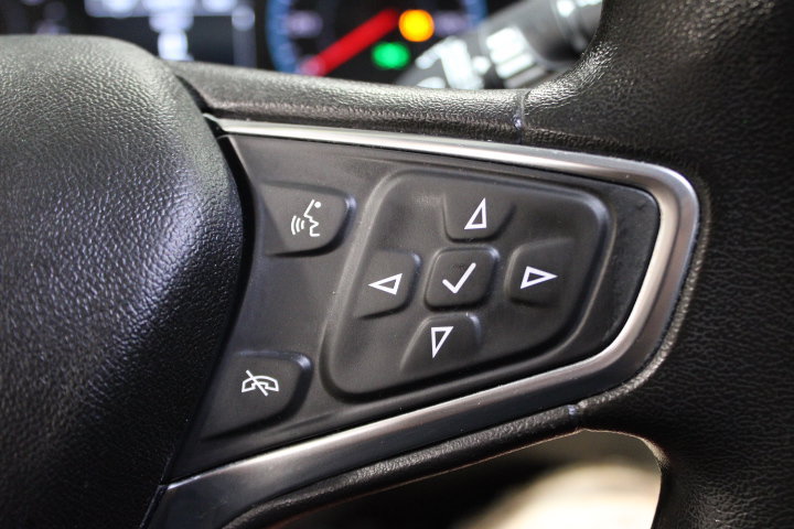 Used 2018 Chevrolet Equinox LT FWD image 34
