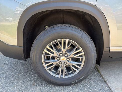 New 2026 Chevrolet Traverse LT w/ Driver Confidence Package AWD/4WD image 27