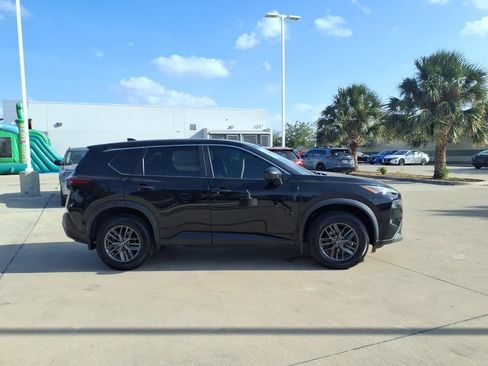 Used 2023 Nissan Rogue S FWD image 7