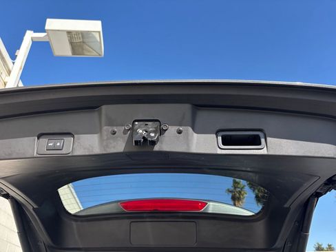 Used 2025 Nissan Rogue SV image 23