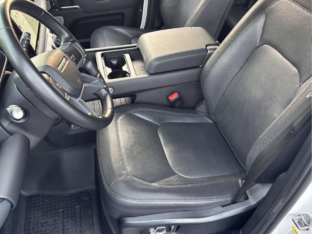 Used 2024 Land Rover Defender 130 X-Dynamic SE AWD/4WD image 14