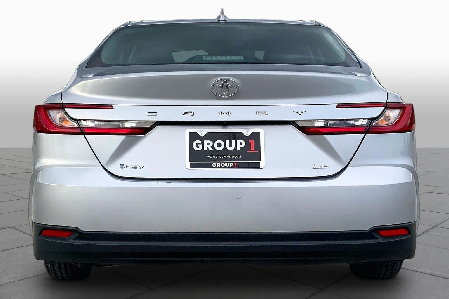 Used 2025 Toyota Camry LE FWD image 5
