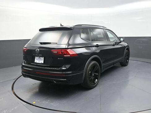Used 2024 Volkswagen Tiguan SE R-Line AWD/4WD image 10