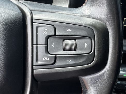Used 2022 GMC Sierra 1500 AT4 w/ Technology Package AWD/4WD image 23