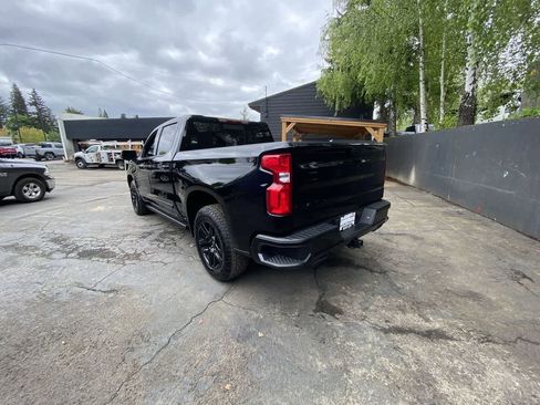 Used 2025 Chevrolet Silverado 1500 High Country w/ Midnight Edition AWD/4WD image 4