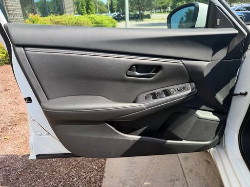 Used 2024 Nissan Sentra S FWD image 19