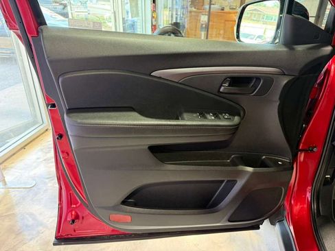 Used 2025 Honda Ridgeline Sport image 36