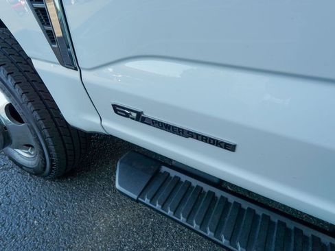 Used 2023 Ford F350 XLT AWD/4WD image 9