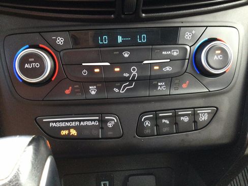 Used 2018 Ford Escape Titanium w/ Ford Safe & Smart Package AWD/4WD image 37
