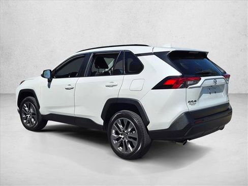 Used 2023 Toyota RAV4 XLE Premium image 5