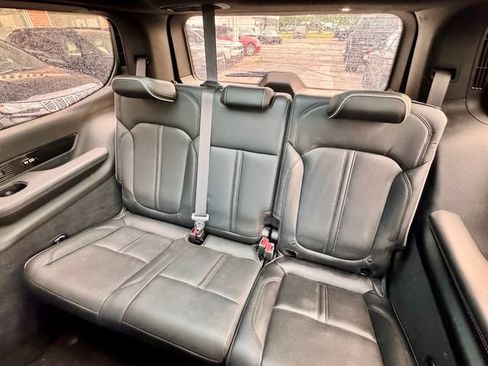 Used 2022 Jeep Grand Wagoneer Series II AWD/4WD image 10