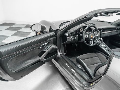 Used 2019 Porsche 911 Cabriolet image 23