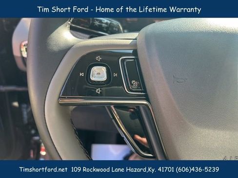 New 2025 Lincoln Corsair AWD w/ Towing Package image 16