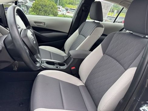 Used 2025 Toyota Corolla LE FWD image 24