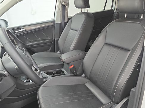 Certified 2023 Volkswagen Tiguan SE w/ Panoramic Sunroof Package AWD/4WD image 14