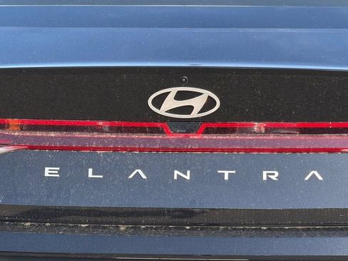 New 2026 Hyundai Elantra SE FWD image 19